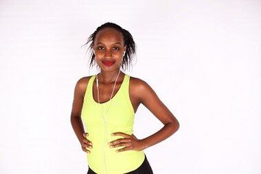 Meedchen no engem laange Spazéiergang