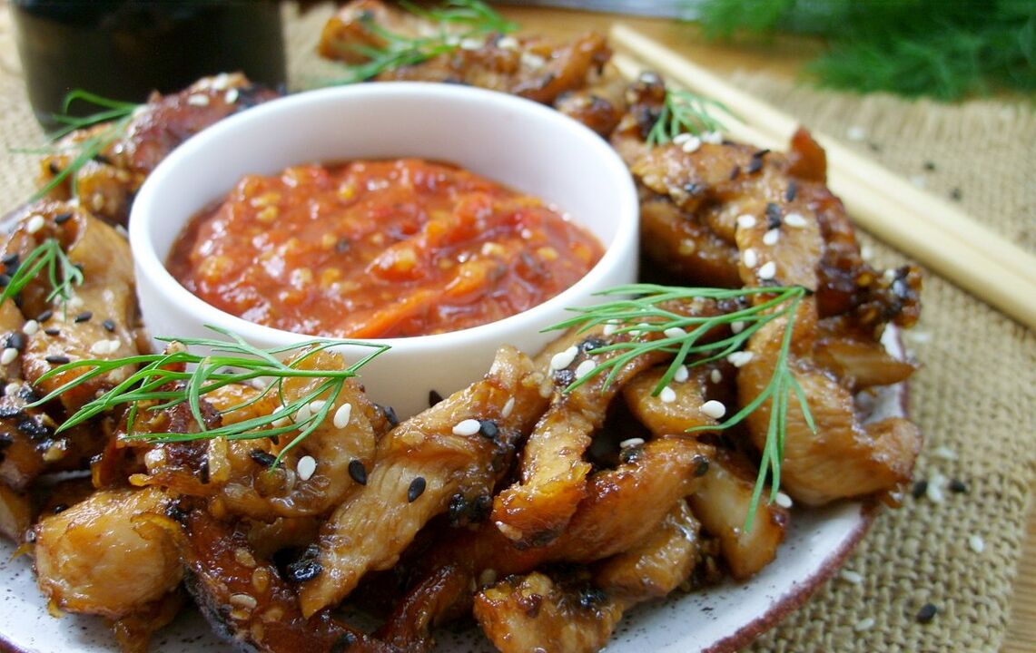 Poulet an Sojazooss op enger Diät Favorit
